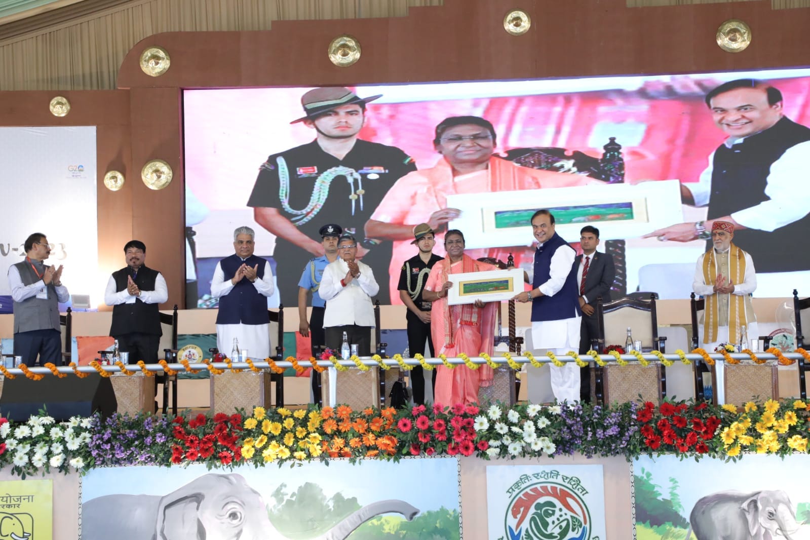 Kaziranga Gaj Mahotsav I বিহুৰ প্ৰশংসাত পঞ্চমুখ ৰাষ্ট্ৰপতি 2 ৰাষ্ট্ৰপতি