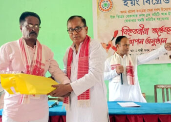 Bokakhat I বোকাখাতৰ সাংবাদিকক প্ৰদেশ ইয়ং ব্ৰিগেডে জনালে বিহুৰ শুভেচ্ছা