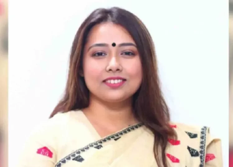 For using slanderous phrases against Srinivas BV, Angkita Dutta is likely to encounter legal action from the Youth Congress. 1 For using slanderous phrases against Srinivas BV, Angkita Dutta is likely to encounter legal action from the Youth Congress.
