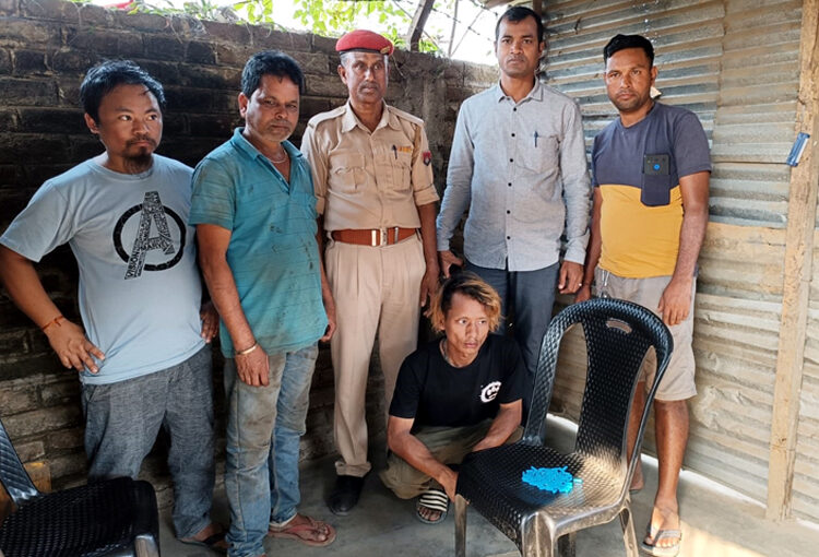 মাঞ্জাত আৰক্ষীৰ তালাচীত ছেমপ্লেক্স কেপচুলসহ আটক যুৱক