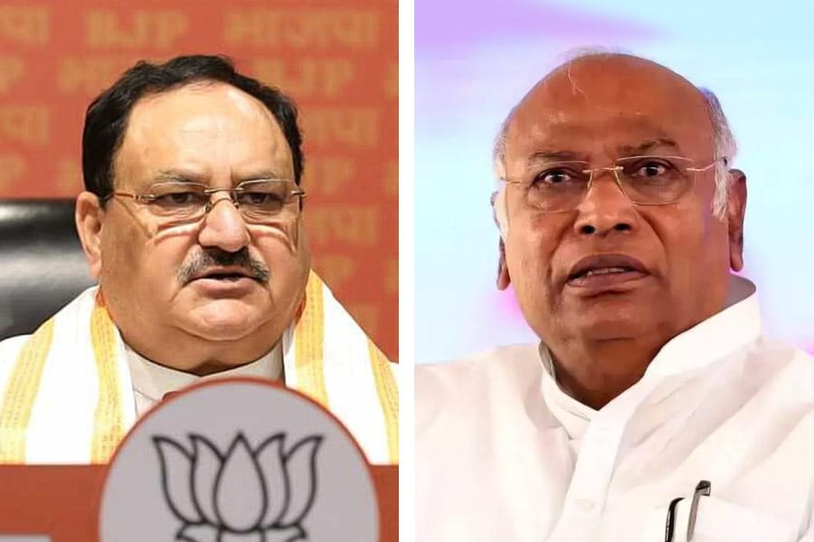 J P Nadda I হিমাচলৰ পিছত কৰ্ণাটক! বিজেপিৰ 'পদ্ম শিৰোমণি নাড্ডা' খৰ্গেৰ দ্বাৰা ঘৰ আৰু বাহিৰত ধৰাশায়ী 3 J P Naddha & Mallikarjun kharge