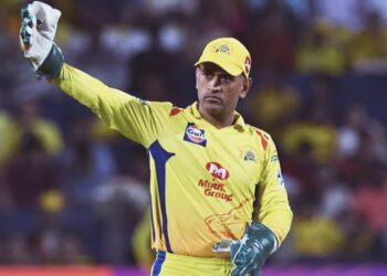 MS Dhoni |  সঁচাকৈ অৱসৰ ল’বনে মহেন্দ্ৰ সিং ধোনীয়ে?