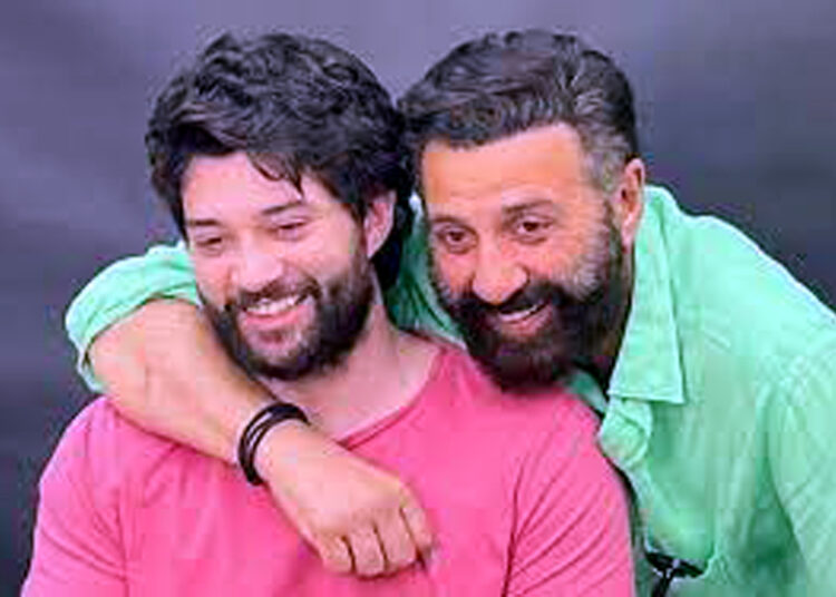 Bollywood I বলীউডত পুনৰ বাজিব বিয়াৰ ছেহনাই, এইবাৰ বিয়া হʼবলৈ ওলাইছে ছানী দেউলৰ পুত্ৰ