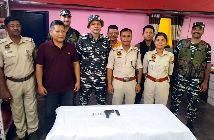 অবৈধ মৰণাস্ত্ৰ সৰবৰাহৰ প্ৰচেষ্টাত দুই মহিলাক আটক খটখটী আৰক্ষীৰ