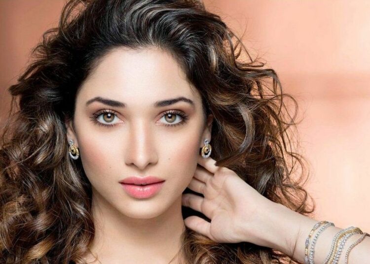 Tamanna Bhatia I ১৮ বছৰৰ উপবাস ভংগ কৰি পৰ্দাত প্ৰথম চুম্বন! তামান্নাই কাৰ বাবে নিজৰ প্ৰতিজ্ঞা ভংগ কৰিলে?