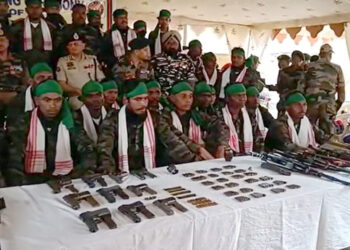 APLA-ৰ মুখ্য সেনাধ্যক্ষ চাহিল মুণ্ডাসহ ৩৯ গৰাকী কেডাৰৰ আত্মসমৰ্পণ