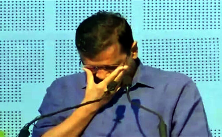 Arvind Kejriwal I তেওঁৰ এটা সপোন আছিল! মঞ্চত হঠাতে কান্দোনত ভাঙি পৰিল কেজৰিৱাল