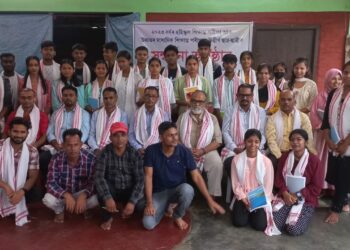 HSLC-AHSEC ত সুখ্যাতিৰে উত্তীৰ্ণ ছাত্ৰ-ছাত্ৰীক তিনি সমাজকৰ্মীৰ উদ্যোগত ডিফুত সম্বৰ্ধনা