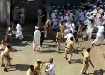 Police lathi charge on pilgrims I তীৰ্থযাত্ৰীৰ ওপৰত আৰক্ষীৰ লাঠিচালনাৰ কথা অস্বীকাৰ মহাৰাষ্ট্ৰৰ উপ-মুখ্যমন্ত্ৰীৰ