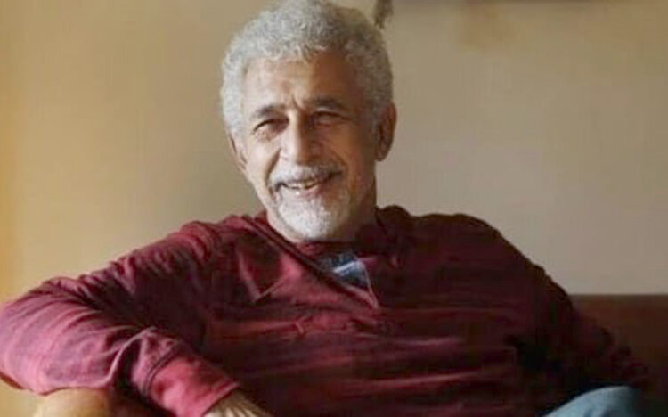 Naseeruddin Shah I বাথৰুমৰ হেণ্ডেল হিচাপে ব্যৱহাৰ কৰে ‘ফিল্মফেয়াৰ’ সন্মান! নাছিৰুদ্দিন শ্বাহে কিয় ক’লে