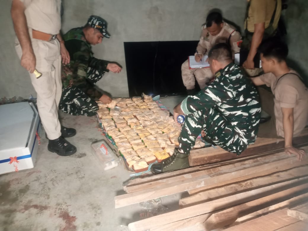 সন্দেহযুক্ত ড্ৰাগছ উদ্ধাৰ আৰক্ষীৰ