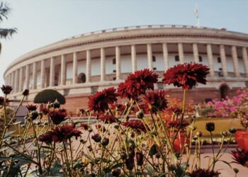 Parliament’s Monsoon Session |  সংসদৰ বৰ্ষাকালীন অধিবেশনত বিৰোধীৰ ইছ্যু মণিপুৰ, প্ৰধানমন্ত্ৰীয়ে মুখ খোলাৰ দাবী