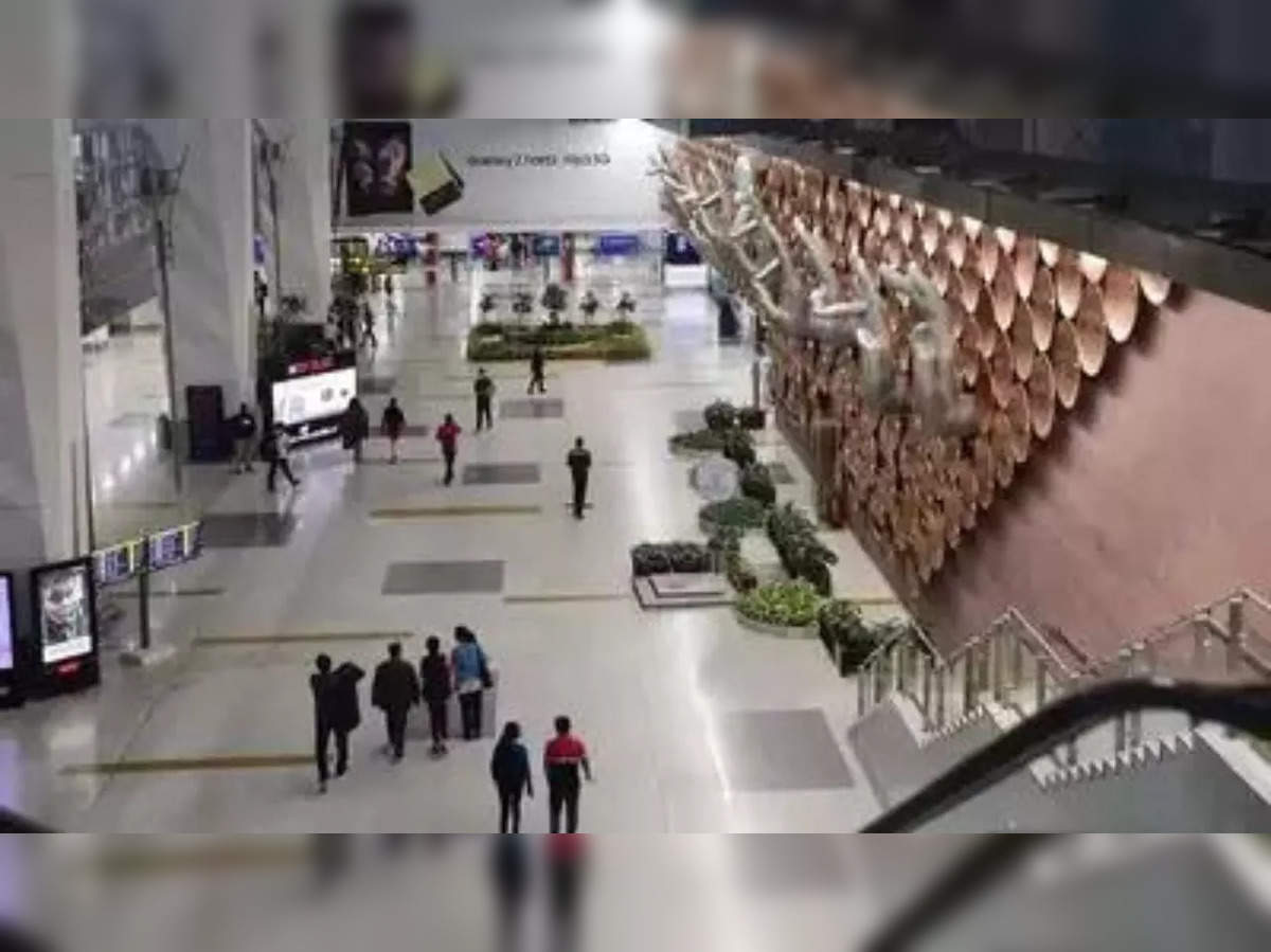 customs makes biggest ever seizure of foreign currency worth over rs 10 crore at delhi airport | ASSAM TIMES POST