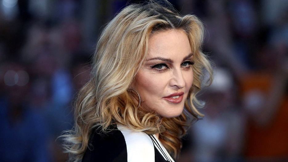 Pop Star Madonna I অসুস্থ মেডোনাৰ দায়িত্ব ল'লে ৬ সন্তানে 3 অসুস্থ মেডোনা