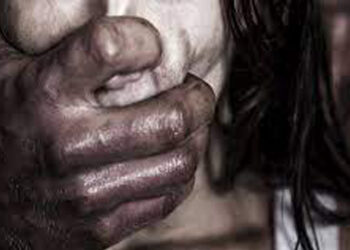 Men molest minor Dalit girl I উত্তৰ প্ৰদেশত দলিত কিশোৰীক ধৰ্ষণ কৰি বনালে ভিডিঅʼ, ছয়জনক গ্ৰেপ্তাৰ