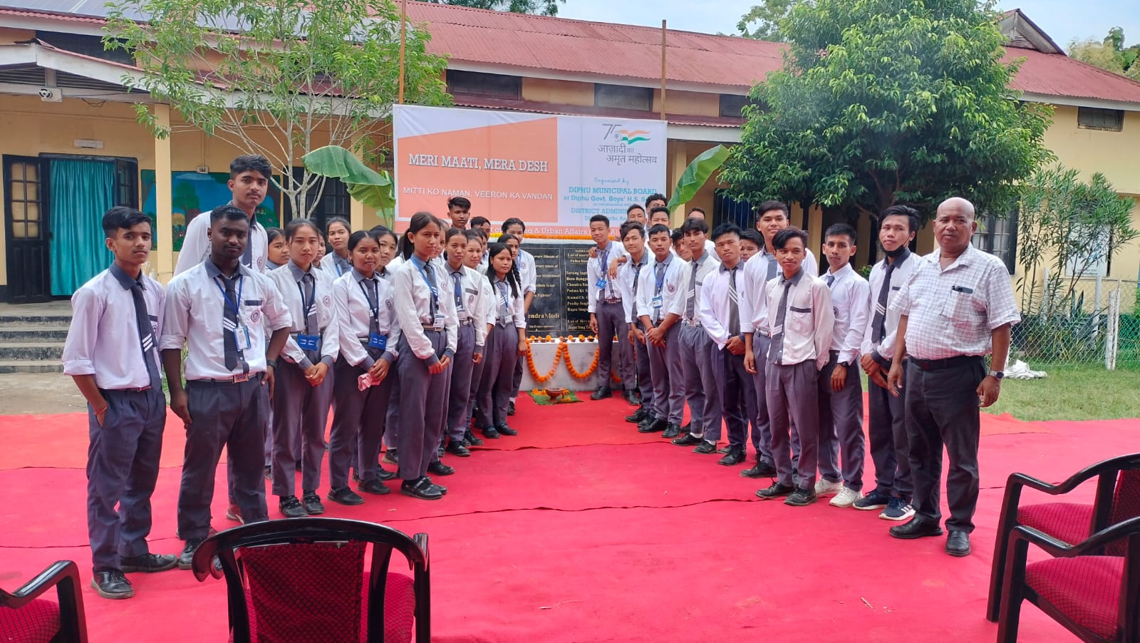  বীৰসকলৰ স্মৃতিত স্থায়ী ফলকৰ উদ্ধোধন