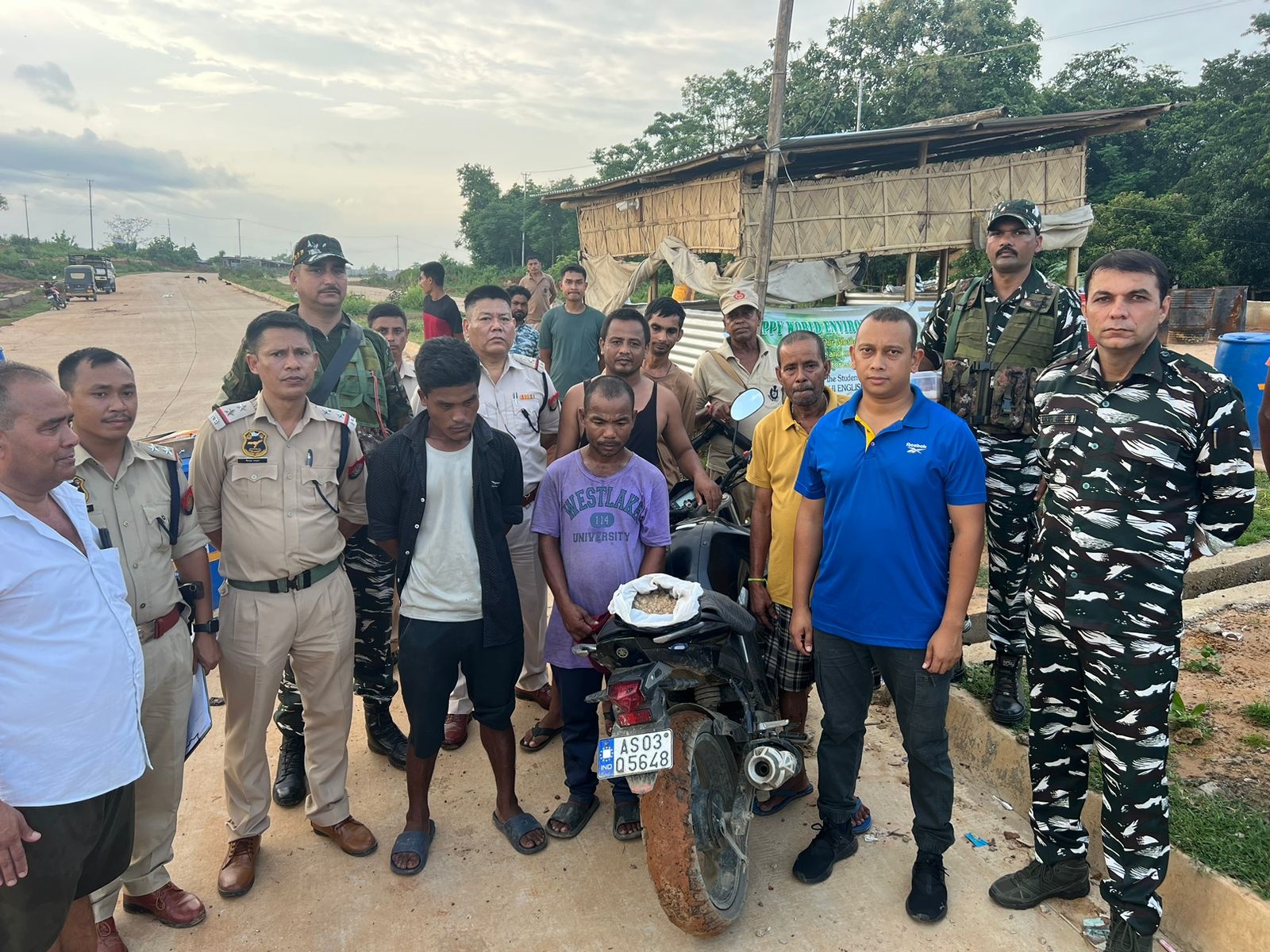 Drugs Seized I খটখটী আৰু লাহৰিজিনত ৭ কোটি টকাৰ মৰফিনসহ তিনি সৰবৰাহকাৰী আটক 2 খটখটী আৰু লাহৰিজিনত ৭ কোটি টকাৰ মৰফিনসহ তিনি সৰবৰাহকাৰী আটক