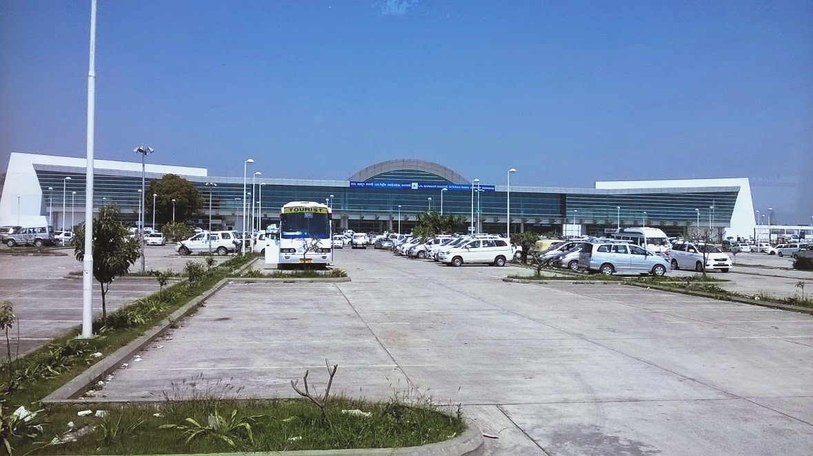 Threat call to Baranasi airport I বাৰাণসী বিমানবন্দৰ বোমাৰে উৰুৱাই দিয়াৰ ভাবুকি, গ্ৰেপ্তাৰ যুৱক 3 বাৰাণসী বিমানবন্দৰ