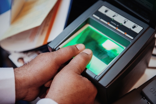 Aadhar based payments I আঙুলিৰ চাপ চুৰি কৰি একাউণ্টৰ পৰা ধন লুট, আধাৰ তথ্য বন্ধ কৰাৰ পৰামৰ্শ 3 একাউণ্টৰ পৰা ধন লুট