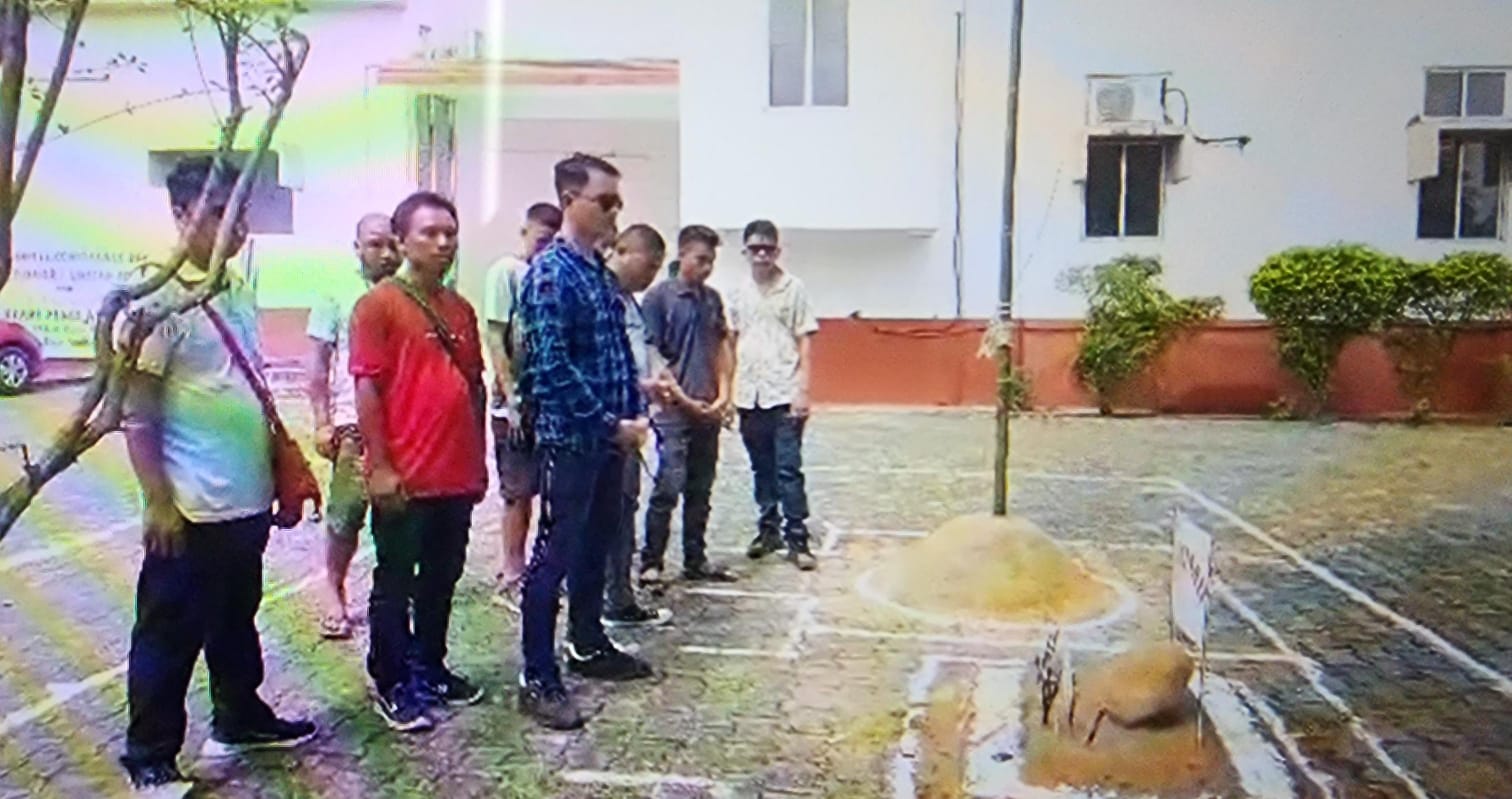ডিফুত এক্স ৰিভুলেশ্যনাৰী ইউনাইটেড ফ'ৰামৰ প্ৰথম বাৰ্ষিক সন্মিলন