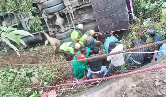 "Tragic Bus Accident in Tamil Nadu Claims Nine Lives: President Droupadi Murmu Extends Condolences" 3 Tragic Bus Accident