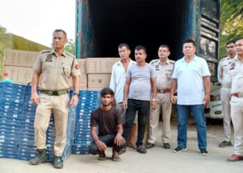 Burmese Cigarette Rescue I খটখটীত ৫০ লক্ষ্যাধিক টকাৰ অবৈধ বাৰ্মিজ চিগাৰেটসহ সৰবৰাহকাৰী আটক