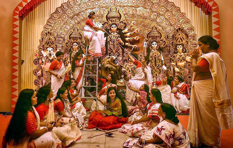 Durga puja 2023 : আজিৰে পৰা আৰম্ভ দুৰ্গাপূজা, এইবাৰ মহানগৰীত দেৱীৰ শিৰত হীৰাৰ মুকুট
