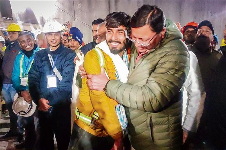 "Miracle of Rescue: The 17-Day Struggle to Free the Trapped Labourers in the Silkyara Tunnel" 3 Miracle of Rescue: The 17-Day Struggle to Free the Trapped Labourers in the Silkyara Tunnel"