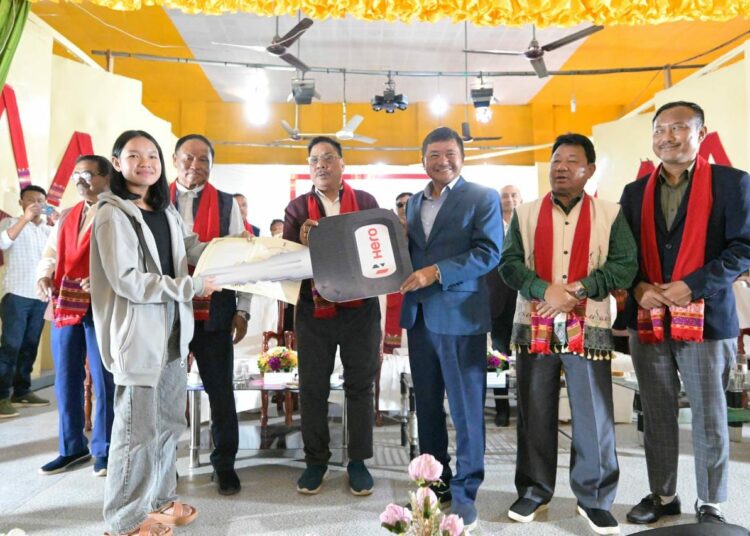 Scooty distribution ceremony I ডিফুত উচ্চতৰ মাধ্যমিক শিক্ষান্ত পৰীক্ষাত কৃতীত্ব সহকাৰে উত্তীৰ্ণ হোৱা ছাত্ৰ-ছাত্ৰীৰ স্কুটী প্ৰদান 1 Scooty distribution ceremony I ডিফুত উচ্চতৰ মাধ্যমিক শিক্ষান্ত পৰীক্ষাত কৃতীত্ব সহকাৰে উত্তীৰ্ণ হোৱা ছাত্ৰ-ছাত্ৰীৰ স্কুটী প্ৰদান
