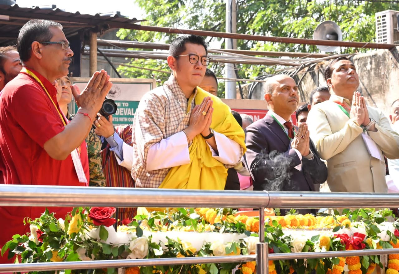 ভূটানৰ ৰজাক আদৰণি মুখ্যমন্ত্ৰীৰ