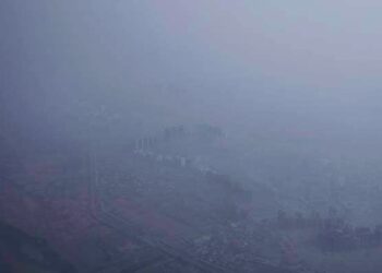 fog hits UP I  ঘন কুঁৱলীৰ আৱৰণত উত্তৰ প্ৰদেশ, পথ দুৰ্ঘটনাত হতাহত ২৬