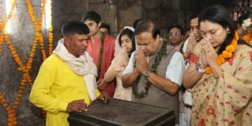 “Magh Bihu Revelry Resumes in Assam: Feasting, Meji Lighting, and the Return of Traditional Bulbul Fights”