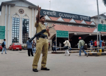 “Unlawful Interventions: The GRP and RPF’s Successful Battle Against Smuggling Operations at Guwahati Railway Station, Assam”