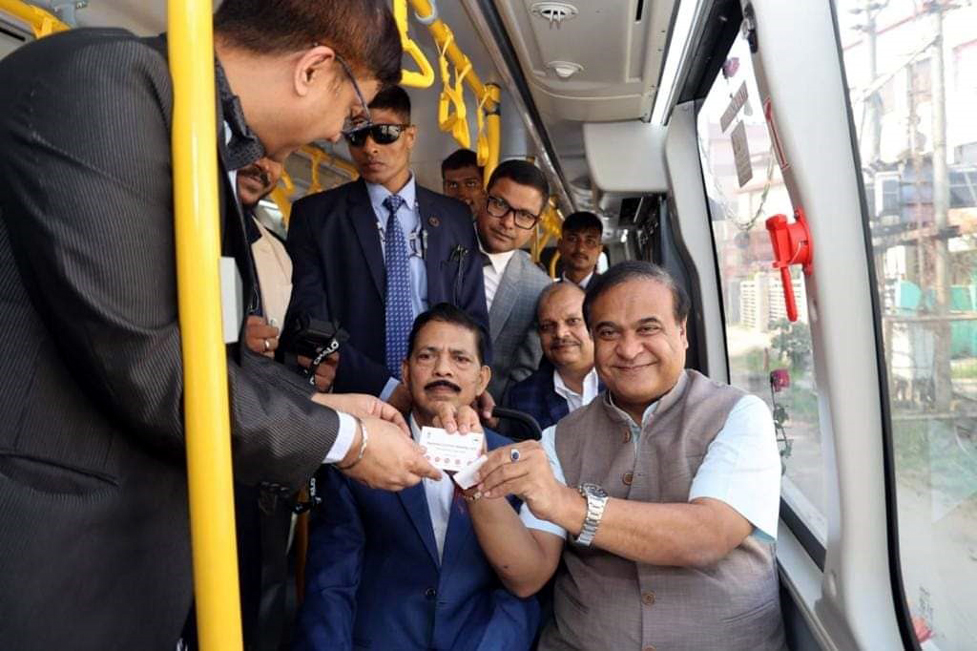 Guwahati electirc bus service I নৱবৰ্ষৰ প্ৰথম দিনটোত গুৱাহাটীবাসীলৈ 'গ্ৰীণ বাছ' উপহাৰ মুখ্যমন্ত্ৰীৰ 3 নৱবৰ্ষৰ প্ৰথম দিনটোত গুৱাহাটীবাসীলৈ 'গ্ৰীণ বাছ' উপহাৰ মুখ্যমন্ত্ৰীৰ