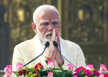 “Modi Calls for Cabinet Restraint on Ayodhya Visits Amid Pilgrim Surge”