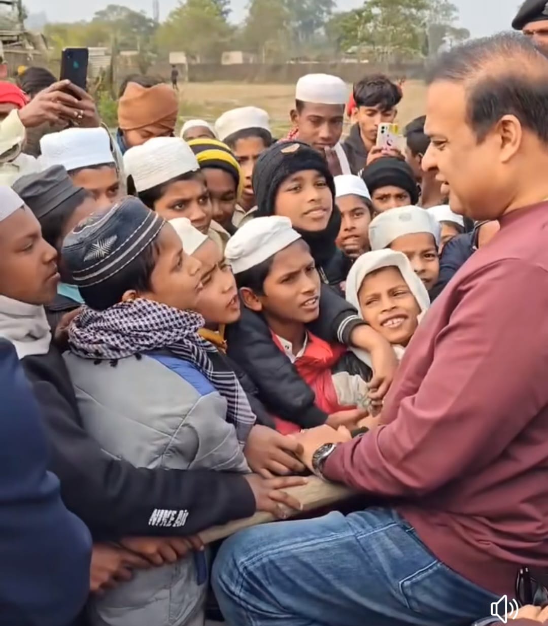 Empowering Education: Assam's Chief Minister Dr. Himanta Biswa Sarma Engages in Insightful Dialogue with Madrassa Students in Kaziranga