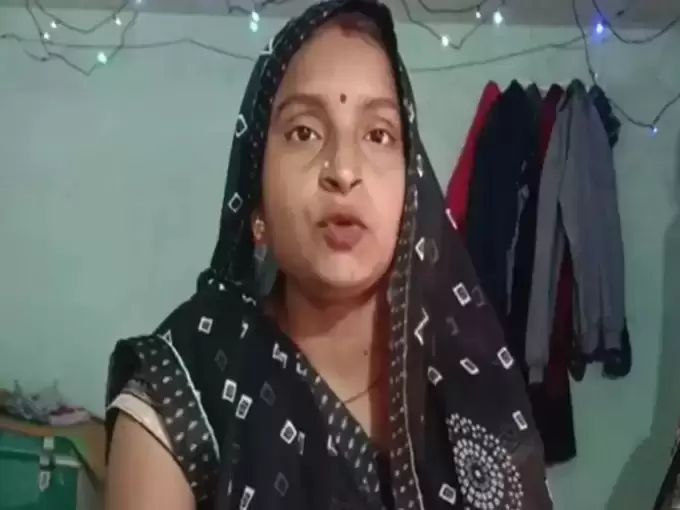 ৩০০ টকাত চলিছিল পৰিয়াল! আজি ইউটিউবত ইংৰাজী শিক্ষা দি চৰকাৰী চাকৰিৰ তুলনাত অধিক উপাৰ্জন কৰিছে যশোদাই