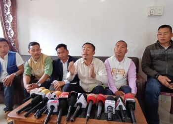 দুই পাহাৰীয়া জিলা কাৰ্বি আংলং-পশ্চিম কাৰ্বি আংলঙৰ পৰিস্থিতি নিয়ন্ত্রণাধীন যদিও চেপা উত্তেজনা বিৰাজমান পৰিষদৰ এমএচি পৱন কুমাৰ, বিধায়ক ৰূপছিং টেৰণৰ বিৰুদ্ধে সোচ্চাৰ ছাত্র সংগঠন