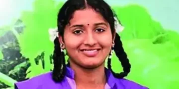 “সাহস আৰু অধ্যবসায়ৰ এক প্রেৰণামূলক কাহিনী: বাল্য বিবাহৰ জাল পাৰ হৈ উঠি, শিক্ষার্থী গৰাকীয়ে SSC পৰীক্ষাত শীর্ষ স্থান অর্জন কৰে।”