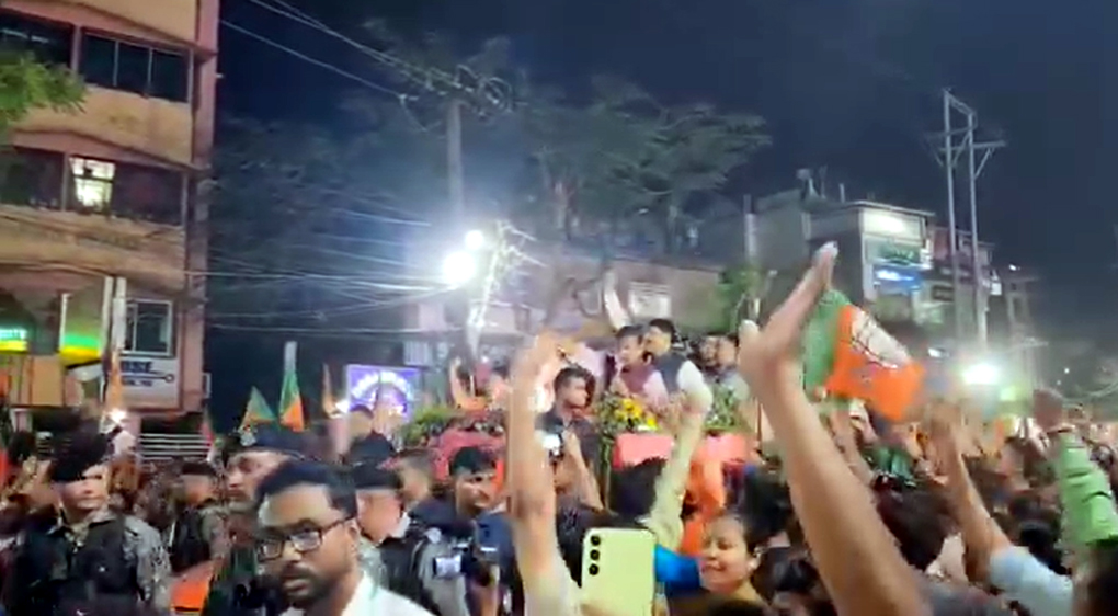 Amit Shah road show in Guwahati : বিশাল ৰোড শ্ব'ৰে গুৱাহাটীত নিৰ্বাচনী প্ৰচাৰ অমিত শ্বাহৰ 2 Amitp3 | ASSAM TIMES POST