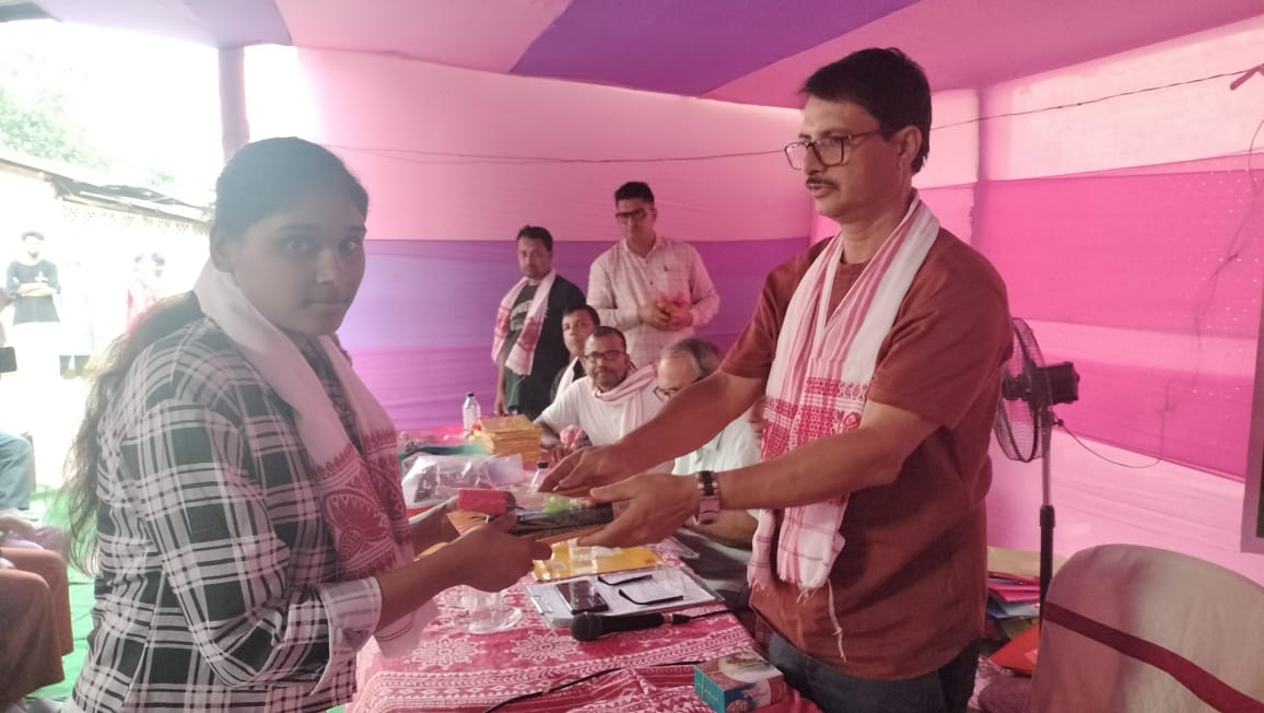 ৭০ কৃতীমান ছাত্র-ছাত্রীক সম্বর্ধনা