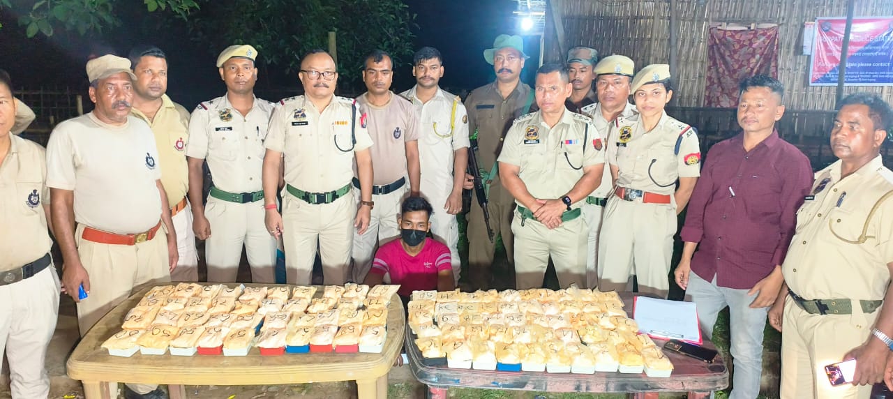 বৰপথাৰত আৰক্ষীৰ অভিযান : ৭ কোটি টকাৰ হেৰʼইনসহ আই২০ বাহন জব্দ, সৰবৰাহকাৰী আটক 2 বৰপথাৰত আৰক্ষীৰ অভিযান : ৭ কোটি টকাৰ হেৰʼইনসহ আই২০ বাহন জব্দ