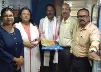 বোকাখাতৰ জ্যেষ্ঠ সাংবাদিক বুবুল দত্ত আৰু কাজিৰঙাৰ সাংবাদিক ৰঞ্জিত ৰজকলৈ গোলাঘাট প্ৰেছ ক্লাবৰ বঁটা ঘোষণা: 1 বোকাখাতৰ জ্যেষ্ঠ সাংবাদিক বুবুল দত্ত আৰু কাজিৰঙাৰ সাংবাদিক ৰঞ্জিত ৰজকলৈ গোলাঘাট প্ৰেছ ক্লাবৰ বঁটা ঘোষণা: