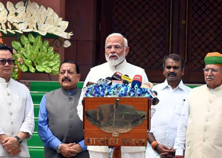 NEET Row : বিৰোধীৰ নিট শ্লোগানৰ মাজতে শিক্ষা মন্ত্ৰী ধৰ্মেন্দ্ৰ প্ৰধানৰ শপত গ্ৰহণ 1 NEET Row : বিৰোধীৰ নিট শ্লোগানৰ মাজতে শিক্ষা মন্ত্ৰী ধৰ্মেন্দ্ৰ প্ৰধানৰ শপত গ্ৰহণ