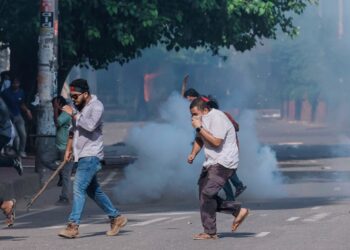 Bangladesh Violence I সমগ্ৰ বাংলাদেশত সান্ধ্য আইন জাৰি, মোতায়েন সেনাবাহিনী