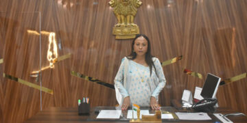 Karbi woman Nirola Phangchopi I প্ৰথমবাৰৰ বাবে কাৰবি আংলঙৰ জিলা আয়ুক্তৰ আসনৰ শোভাবৰ্ধন কাৰবি মহিলা নিৰলা ফাংচ’পীৰ