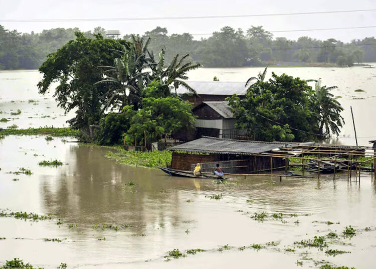 Assam Flood Situations : এতিয়াও বানৰ কবলত ২৭ জিলা, বিগত ২৪ ঘণ্টাত বানত মৃত্যু ৫ জনৰ