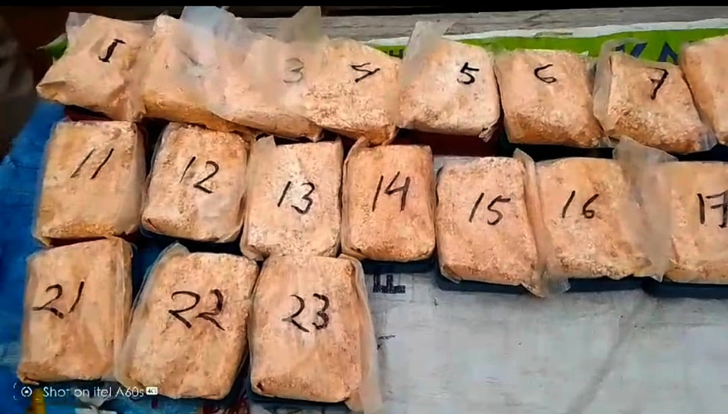 খটখটীত এম্বুলেঞ্চৰ পৰা দুই কোটিতকৈ অধিক মূল্যৰ হেৰ'ইনসহ আটক সৰৰবৰাহকাৰী