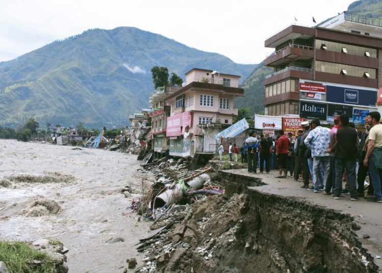 Himachal natural calamities I প্ৰচণ্ড বৰষুণ আৰু ভূমিস্খলনত বিপৰ্য্যস্ত হিমাচল, ৰাজ্যজুৰি ১৯৭ টা পথ বন্ধ