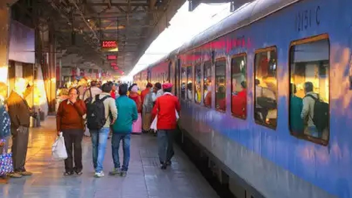 Railway Police Boosts Safety Amid Diwali Travel Rush: 3 Railway Police Boosts Safety Amid Diwali Travel Rush:
